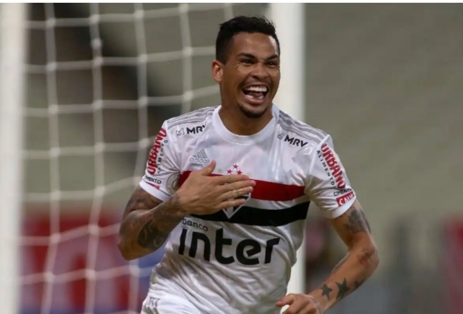 São Paulo vence o Grêmio, encerra jejum e segue na briga pelo título